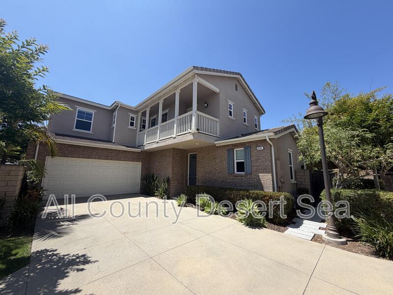 Costa Mesa House: 2547 Cornerstone Lane
