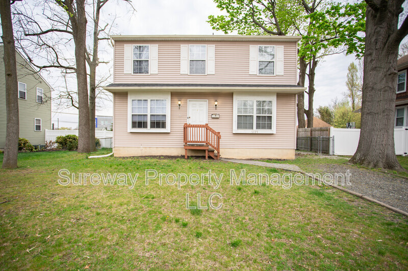 Pennsauken House: 5729 Irving Ave