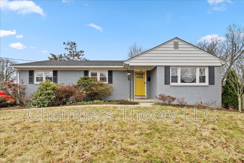 Falls Church House: 5847 Glen Forest Dr