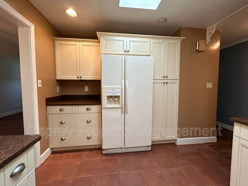 Spacious Brick Ranch Single Family Home!  - Photo 10