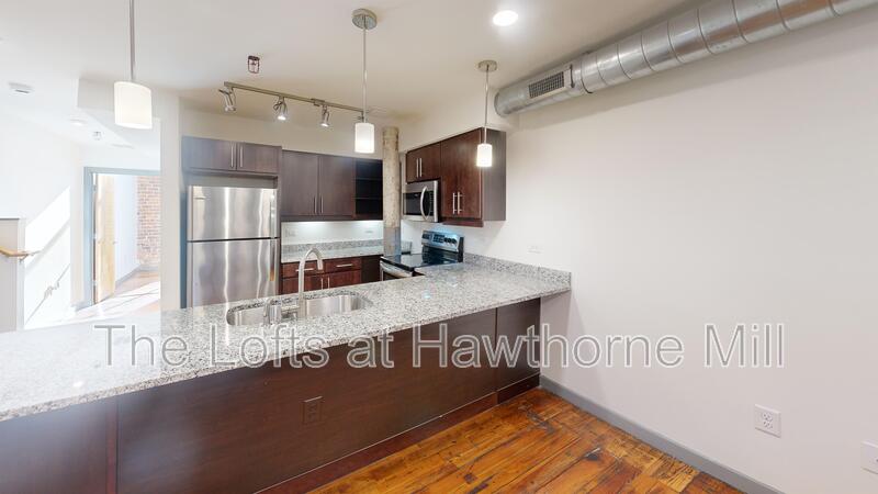 Charlotte Apartment: 1101 Hawthorne Ln