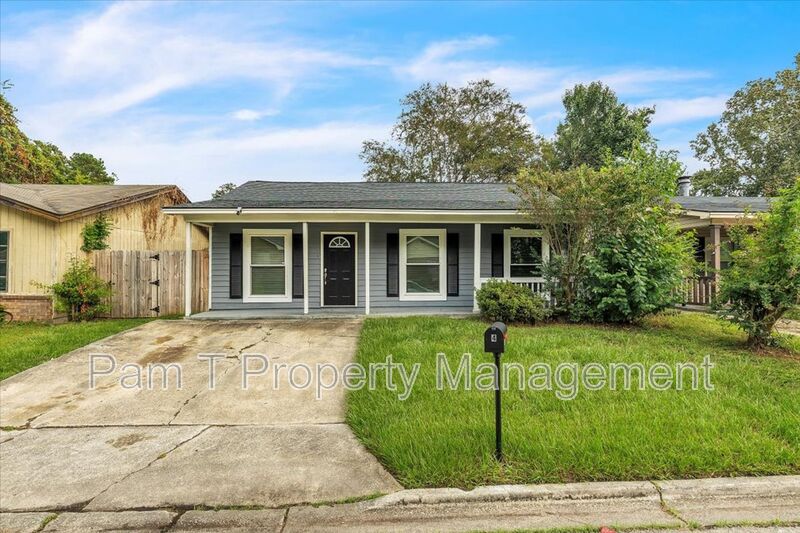 Savannah House: 4 Base Dr