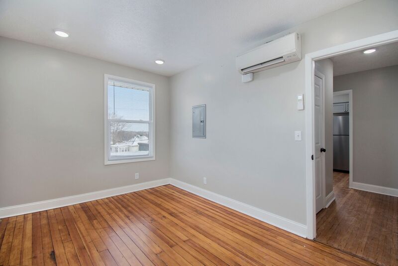 Omaha Condo: 3512 Dodge Street