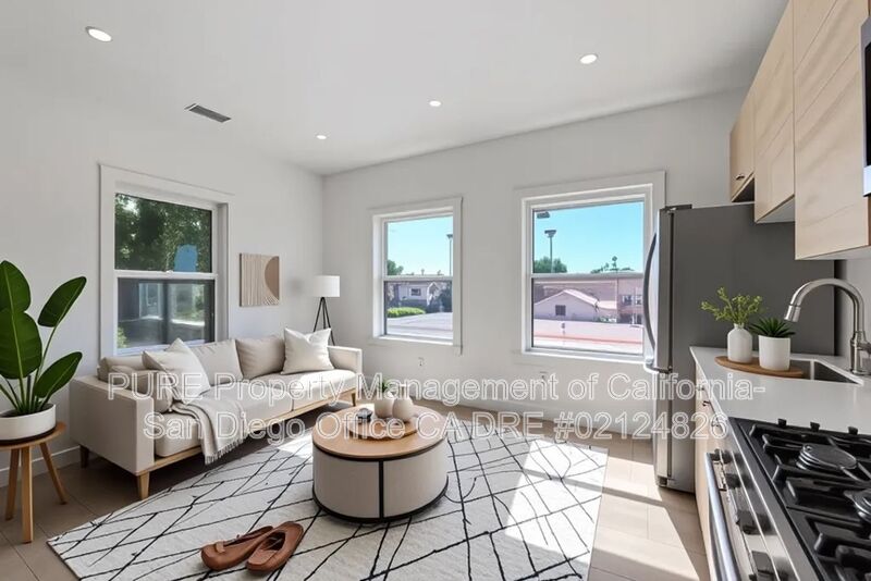 San Diego House: 2175 Bacon St