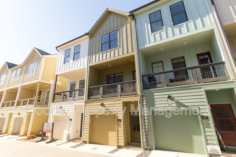 Chattanooga House: 642 Belletrace Circle