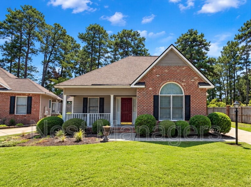 Fayetteville House: 1857 Stetson Lane