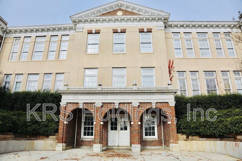 Richmond Condo: Manchester Grand Apartments for ages 55+