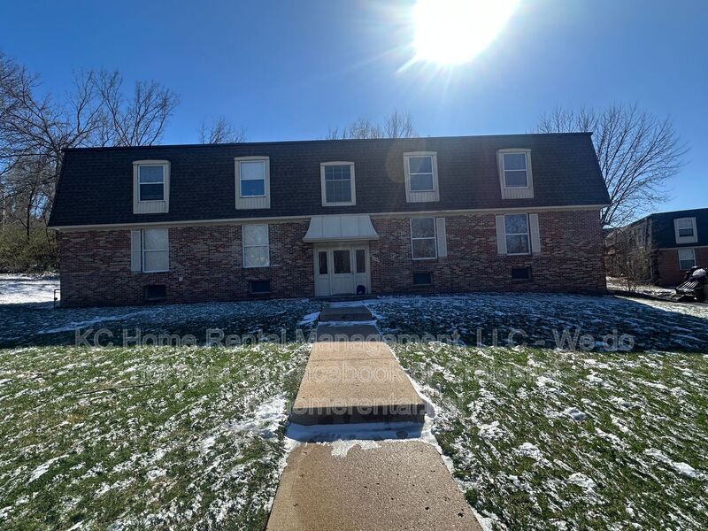 Kansas City House: 8725 Countryshire Ln. Unit 1