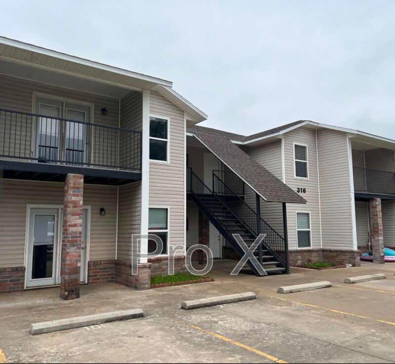 Springdale House: 316 Erin Place