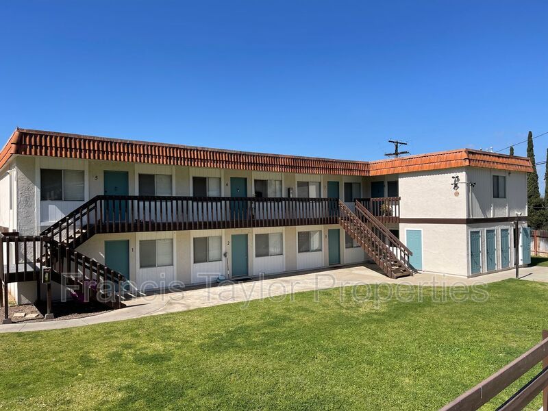 Escondido Condo: 355 Idaho Avenue