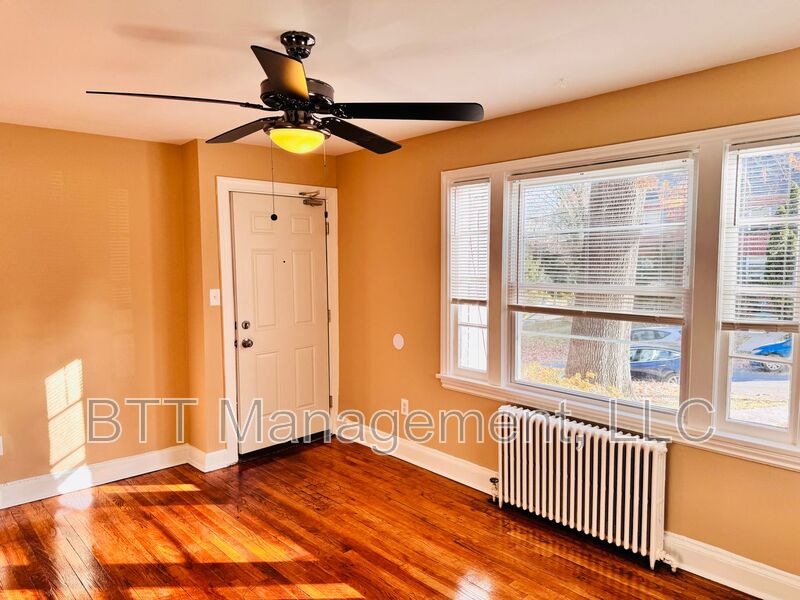 Takoma Park Condo: 908 Hudson Ave - Apt 5