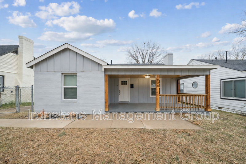 Tulsa House: 1608 N Boston Place