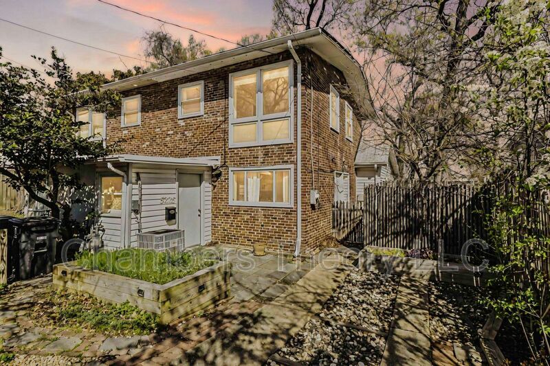 Arlington House: 5225 10th Pl S