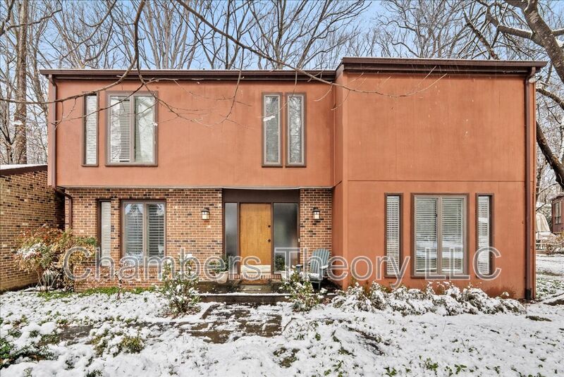 Potomac House: 8709 Hidden Hill Ln