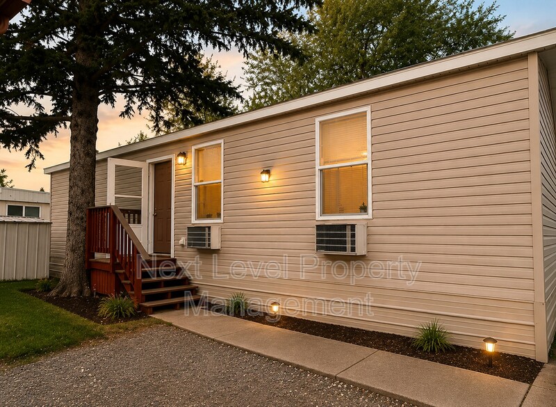 Kalispell House: 333 College Avenue, Trailer #17