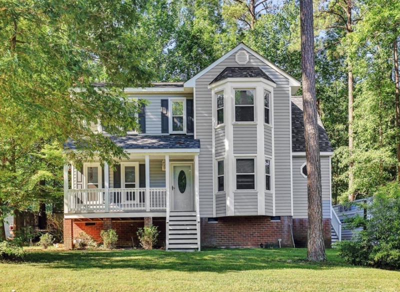 MIDLOTHIAN House: 13631 Lucky Debonair Ln