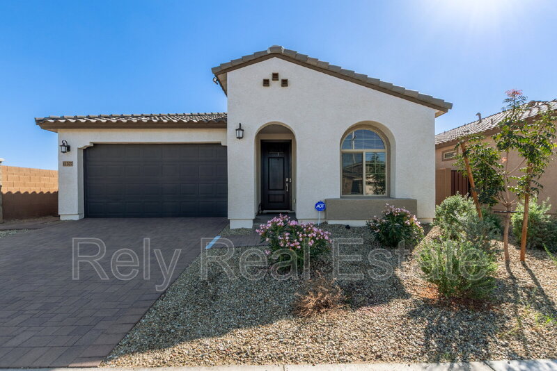 Tolleson House: 11207 West Luxton Lane