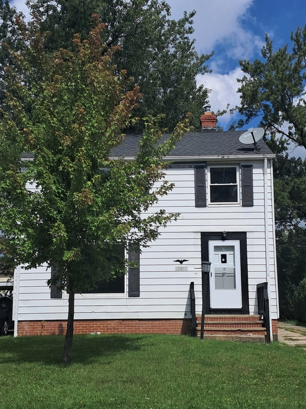 Maple Heights House: 20901 Clare Avenue