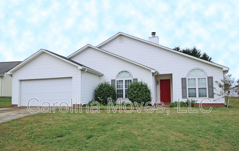 Simpsonville House: 5 Trumpeter Lane