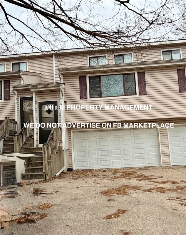 Olathe House: 1424 Martway Cir Apt F