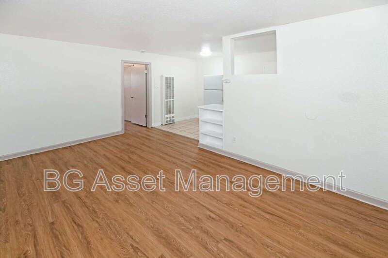 Sacramento Condo: 728 Darina Avenue