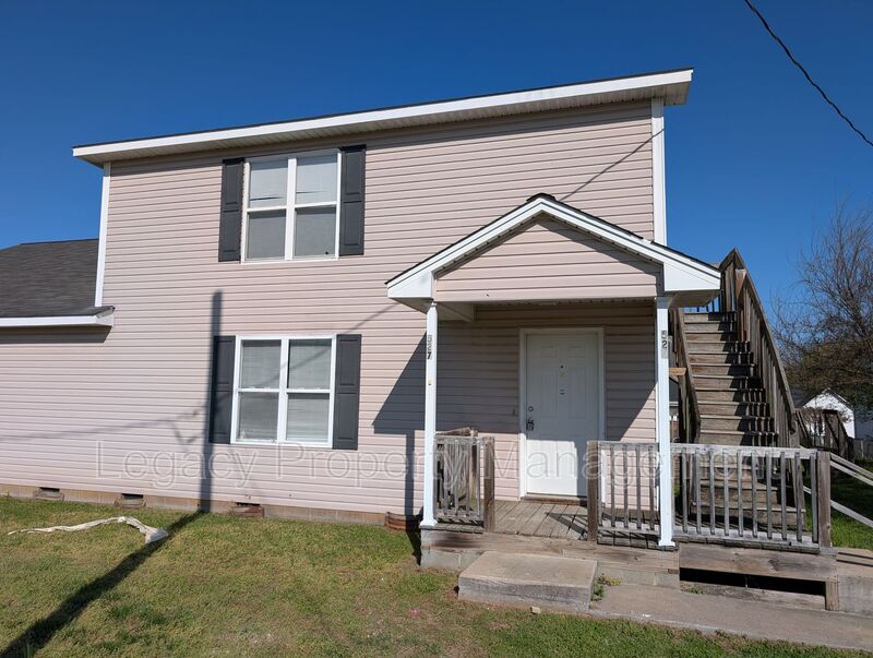 Burlington House: 527 S. Anthony Street