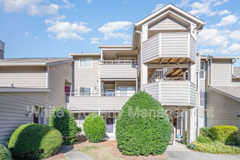 Charlotte Condo: 2555-C Stockbridge Drive