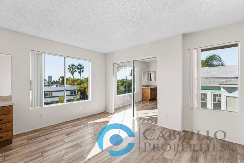 San Diego Townhome: 3767 Villa Terrace