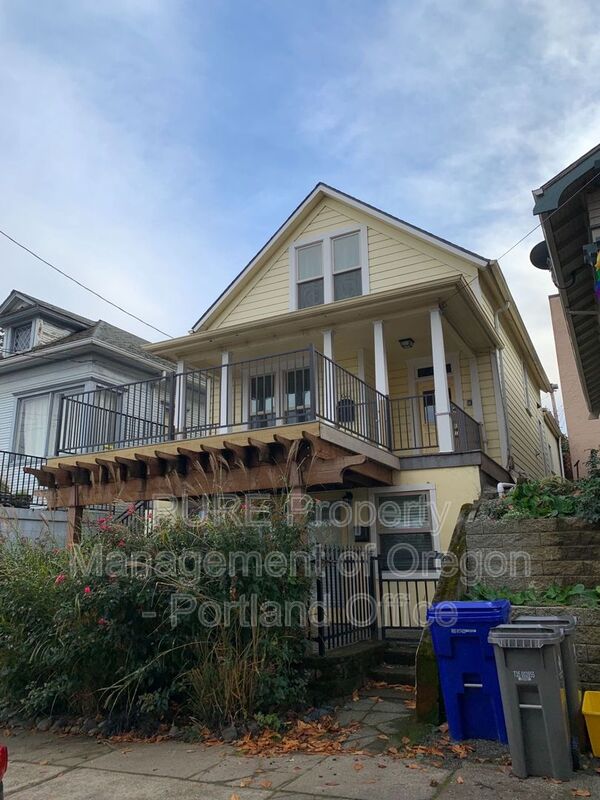 Portland House: 22 S Meade St.