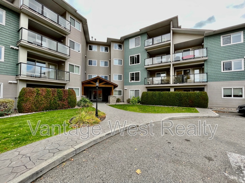 Kelowna Condo: 206-135 Ziprick Rd