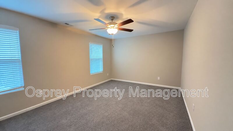 Spacious 4-Bedroom Norfolk Home with 2-Car Garage & Flexible Bonus Space - Photo 11