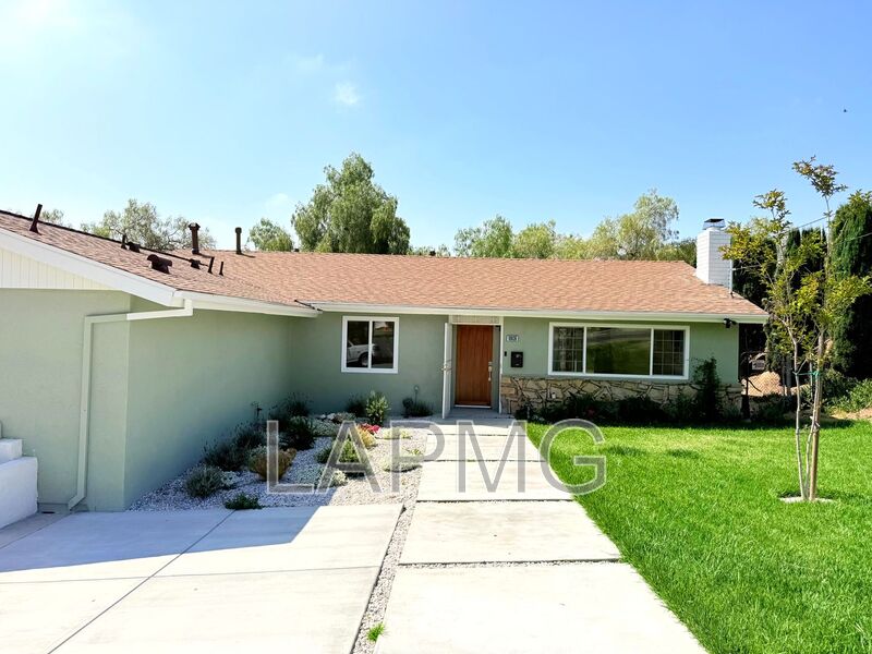 Pacoima House: 10839 Fellows Avenue