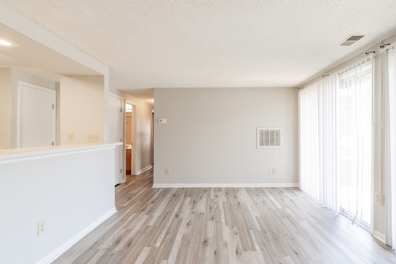 Charlotte Condo: 1624 Arlyn Circle