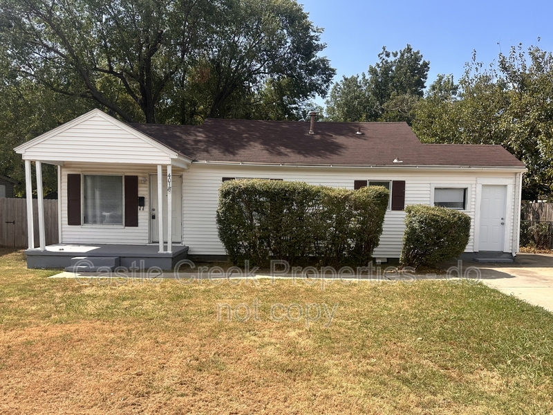 Del City House: 4018 Southeast 10th Street