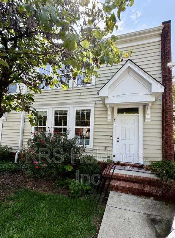 Charlottesville Townhome: 1023 CARRINGTON PLACE