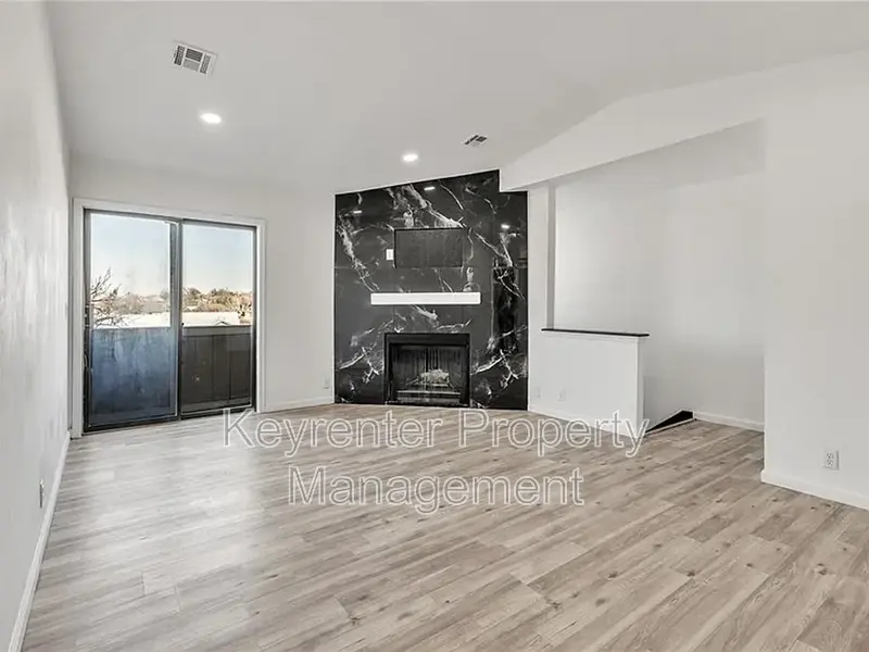 Oklahoma City Condo: 11415 Springhollow Rd