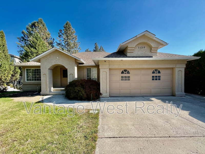 West Kelowna House: 1139-A Caledonia Way
