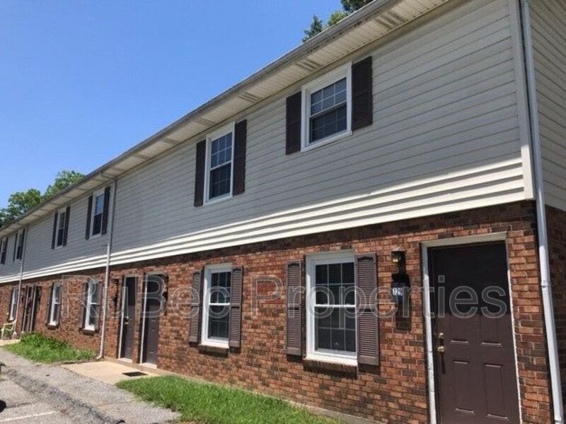 Bessemer City Townhome: 115 E Maine Ave