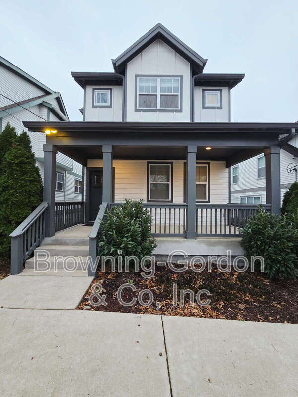 Nashville House: 6539 Thunderbird Dr