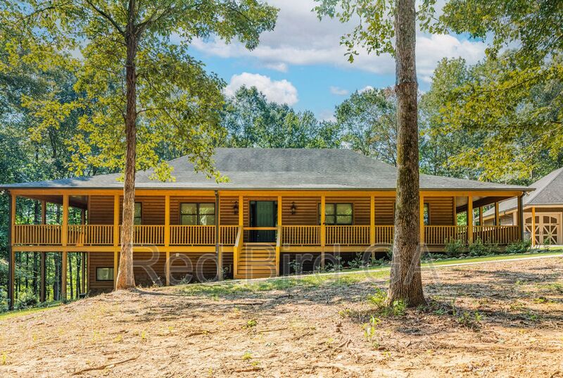 Newborn House: 168 Timberlake Drive