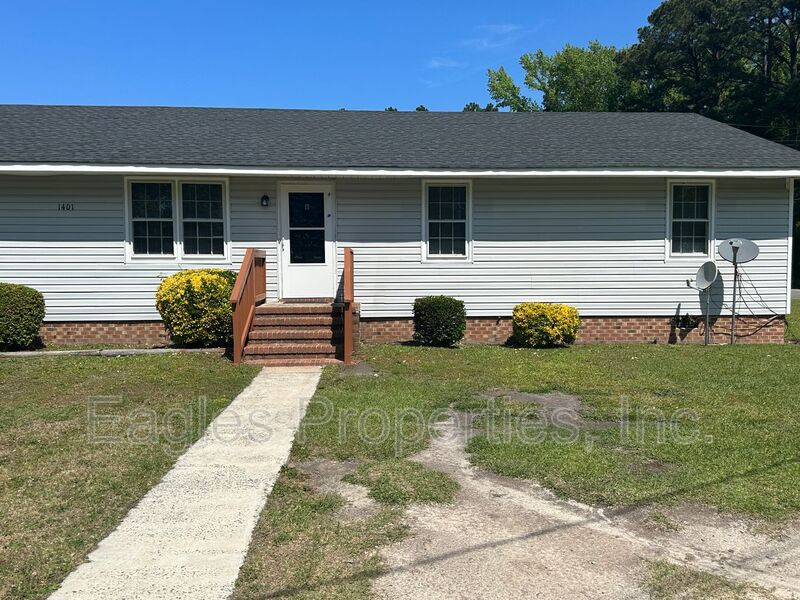 Goldsboro House: 1401 B Dakota Avenue