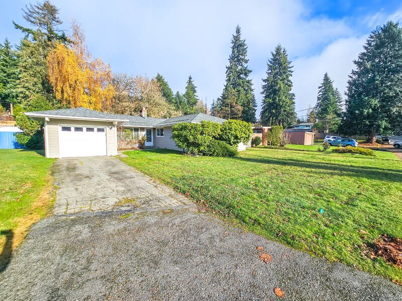 Bellevue House: 16204 SE 8th St