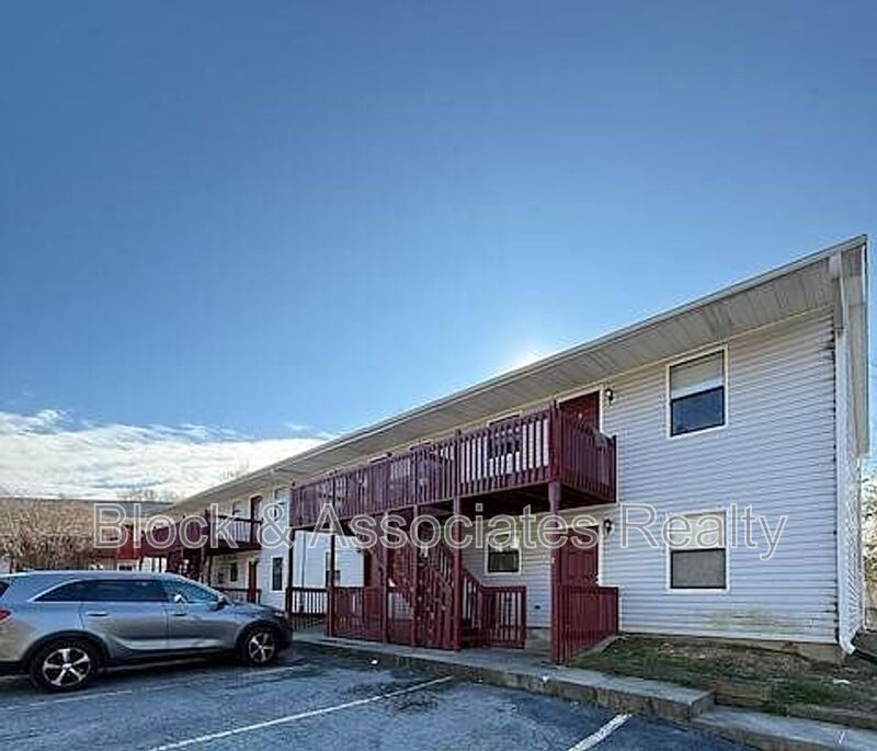 High Point Condo: 2708 Ingram Rd