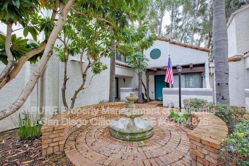 Escondido House: 2000 S Escondido Blvd