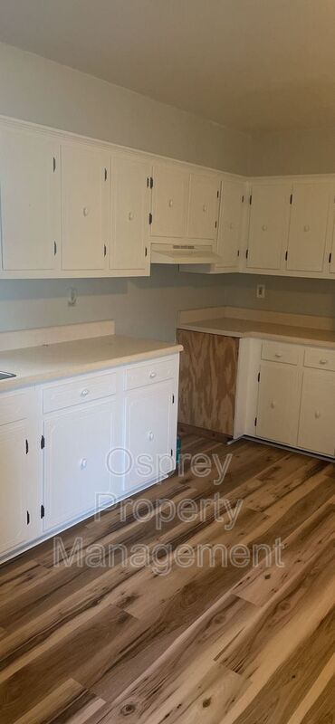 Charming 2-Bedroom Duplex in Kempsville, VB ¨ASK ABOUT OUR ZERO DEPOSIT¨ - Photo 2