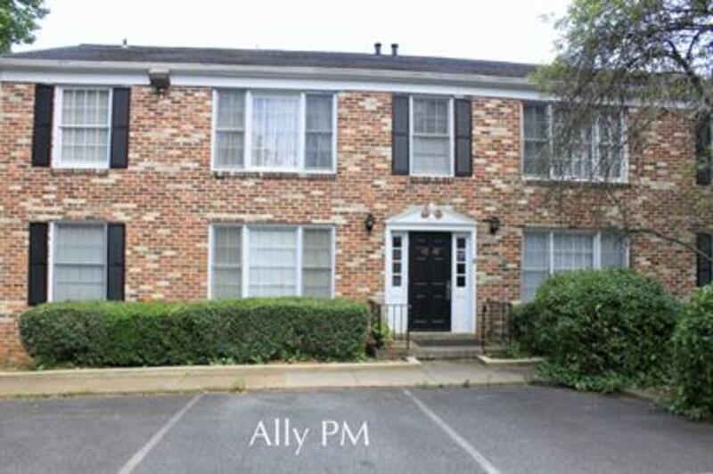 Charlottesville House: Hydraulic Road 2527