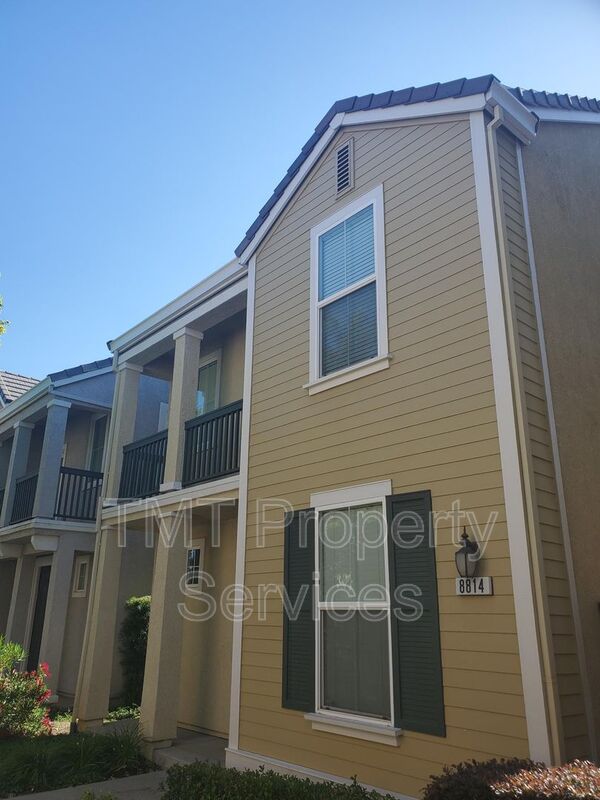 Elk Grove House: 8814 Wheelton Rd
