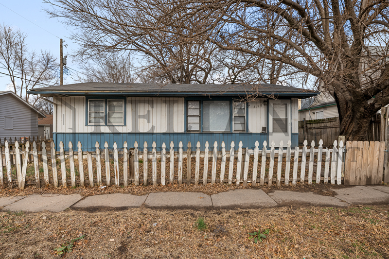 Wichita House: 2118 E 1st Street N