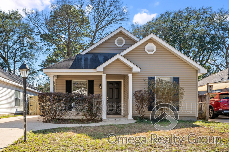 Saraland House: 519 Kimberly Dr