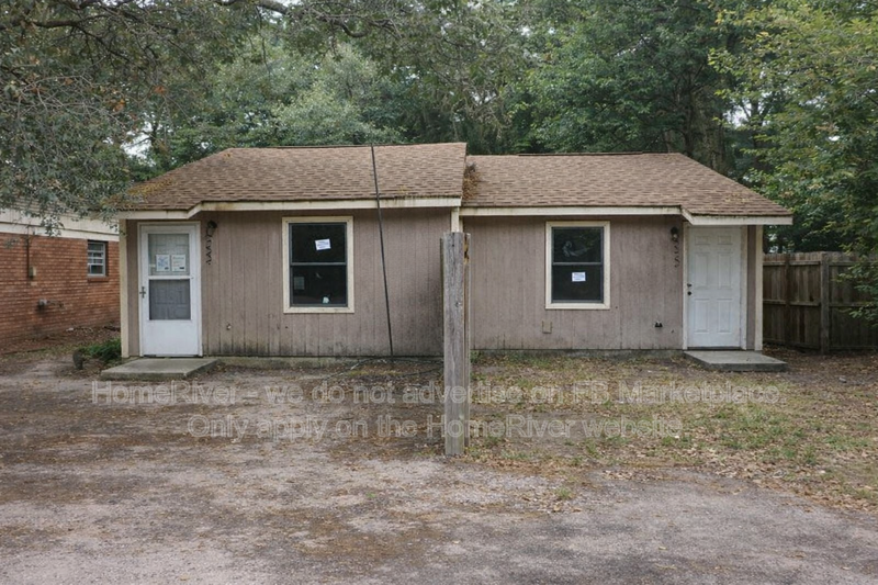 Milton House: 5865 Peachtree St